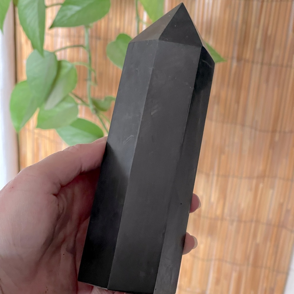 Wow!  Large Shungite Gemstone tower - Picture 2 of 7